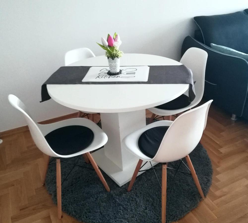 Angelus Apartment *